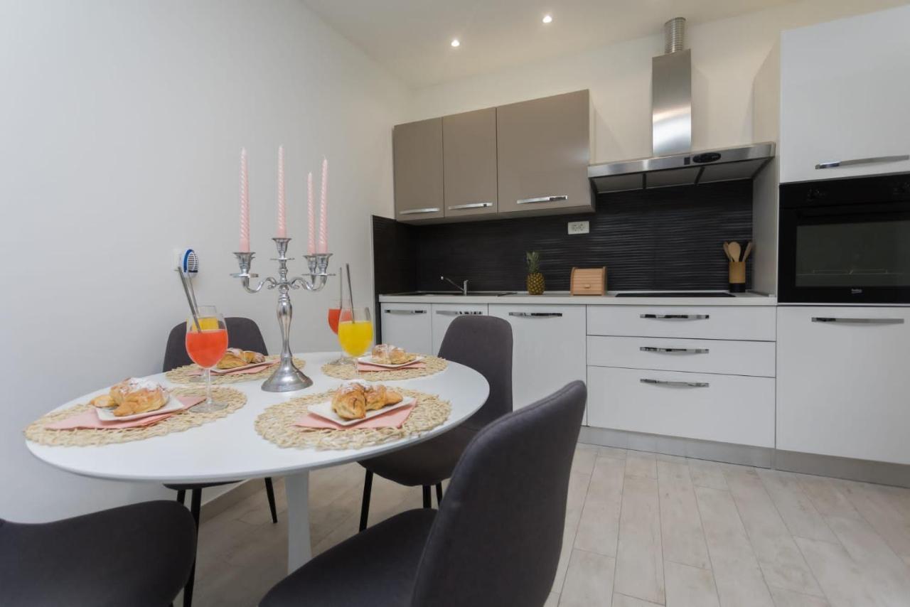 Bloom Apartment Спліт Екстер'єр фото
